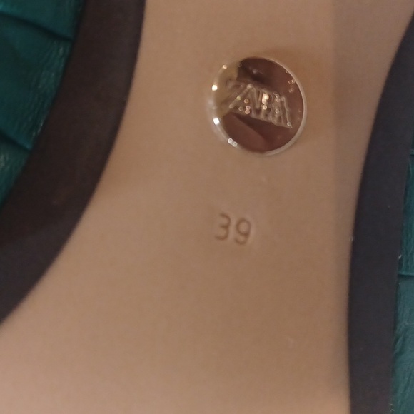 ZARA BRIGHT APPLE GREEN LEATHER KITTEN HEEL MULES SZ.39 - Picture 9 of 9